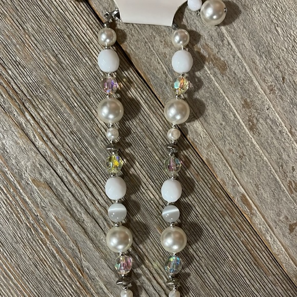 NWT Charming Charlie necklace & earring set white/pearl/crystal beads - Picture 5 of 13